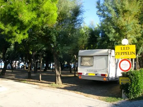 campeggio-led-zeppelin-cupra-marittima-avdht