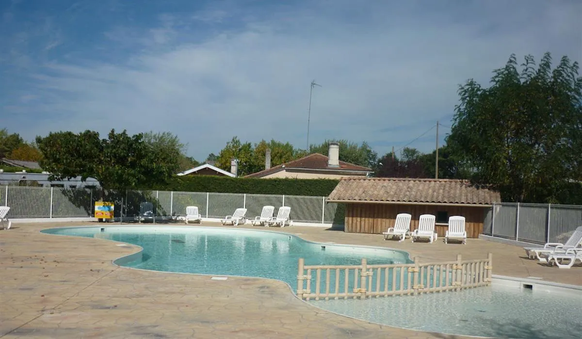 lou-castel-castelnaud-la-chapelle-qveuw