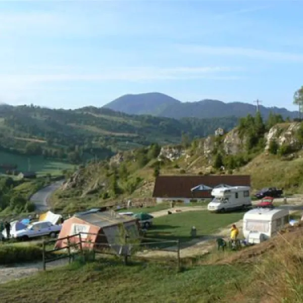 camping-panorama-rucar-4uudr