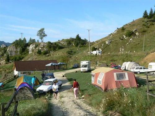 camping-panorama-rucar-yklqe