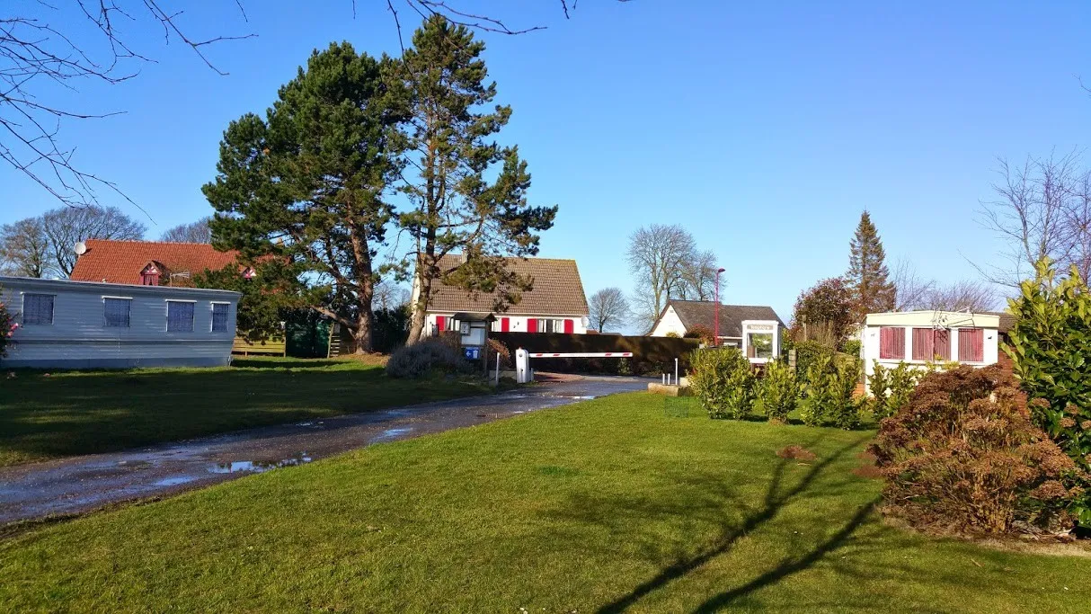 camping-le-clos-savoye-biville-sur-mer-1bx4x