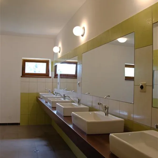 camp-varry-karlovy-vary-am0jr