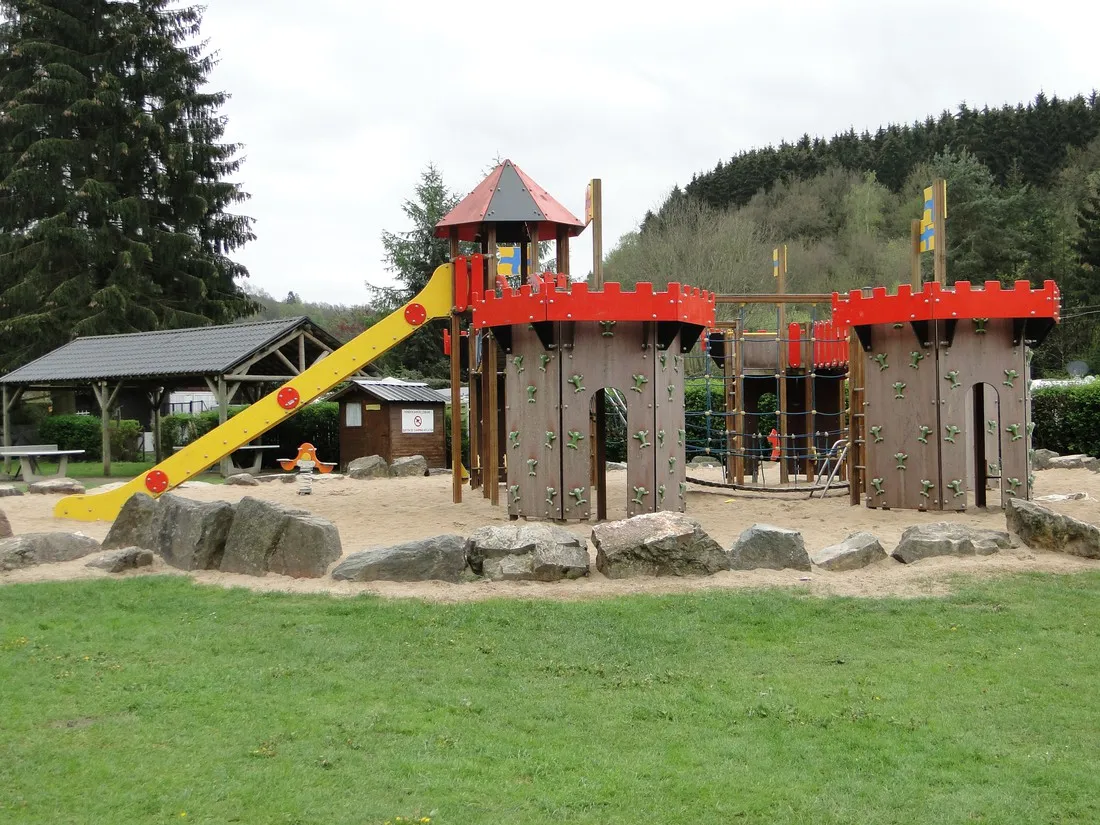 camping-le-grillon-la-rocheenardenne-suusc