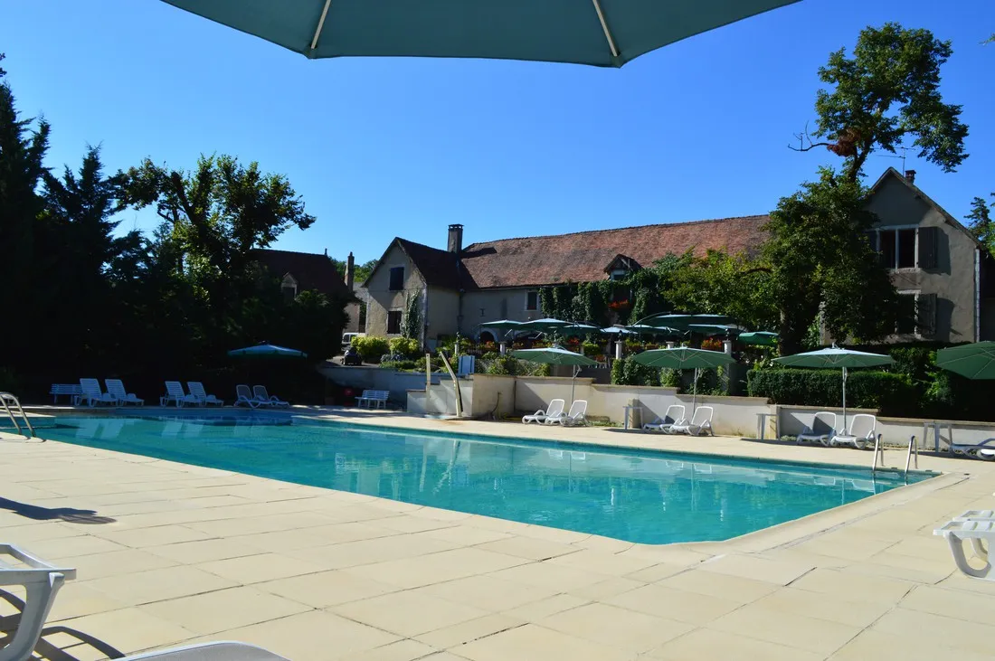 camping-chteau-de-lacomt-lot-r2o4t