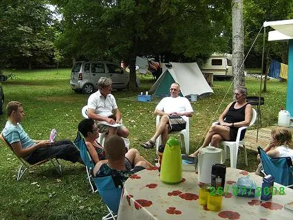camping-le-val-damour-jura-gguwm