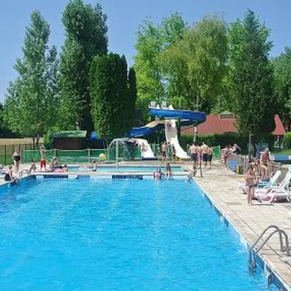 camping-le-val-damour-jura-rhjzx