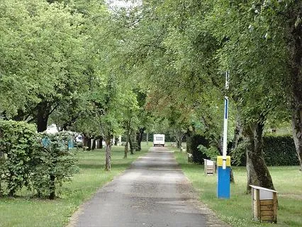camping-le-val-damour-jura-vydoz