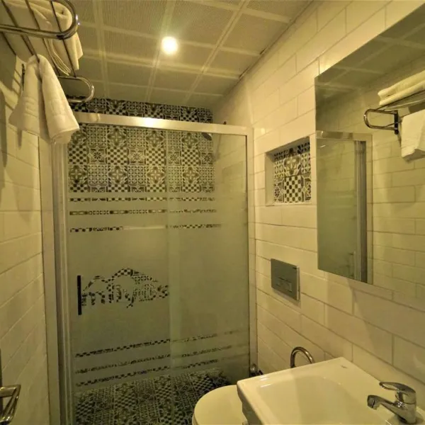 milyos-hobbit-hotel-bucak-3chwf