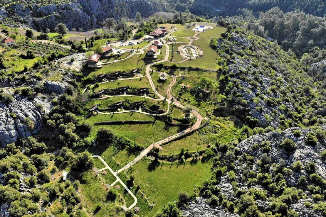 milyos-hobbit-hotel-bucak-aaftg