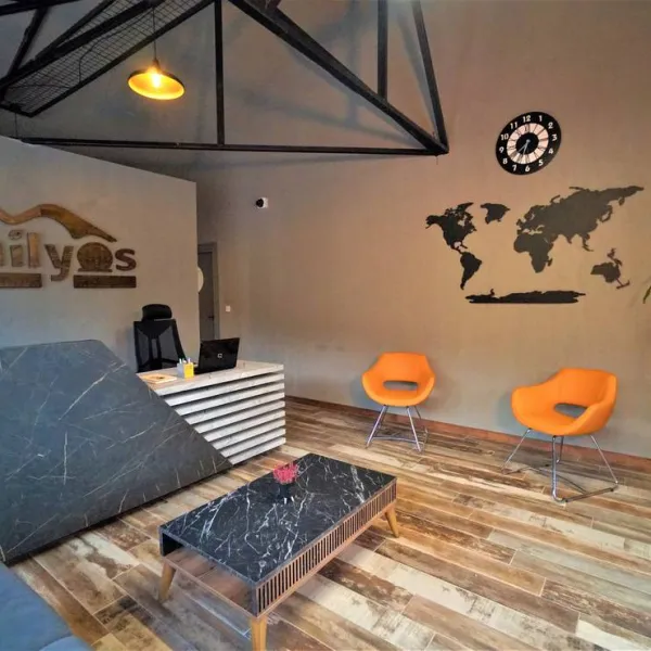 Milyos Hobbit Hotel