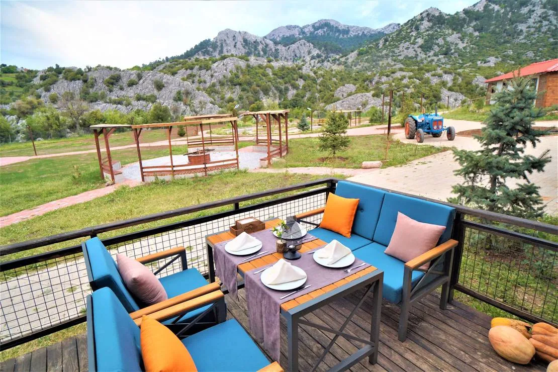 milyos-hobbit-hotel-bucak-mvrhw