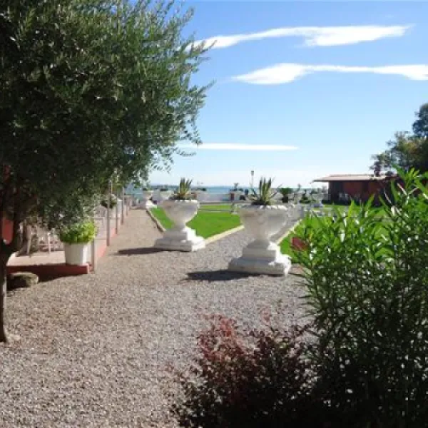 camping-villa-garuti-padenghe-lago-di-garda-85d6r