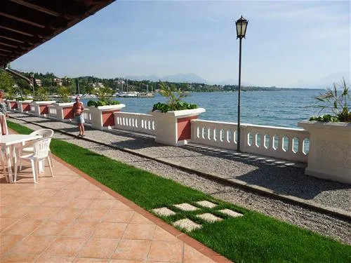 camping-villa-garuti-padenghe-lago-di-garda-q87tb
