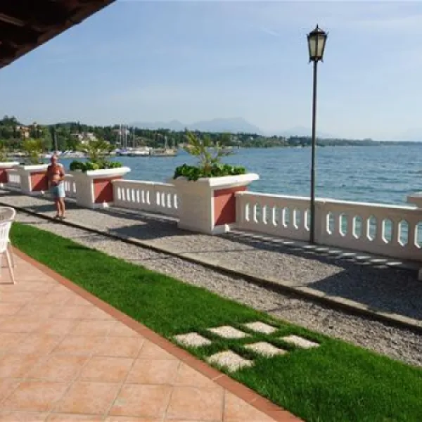 camping-villa-garuti-padenghe-lago-di-garda-q87tb