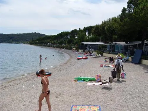 camping-villa-garuti-padenghe-lago-di-garda-vxyyl