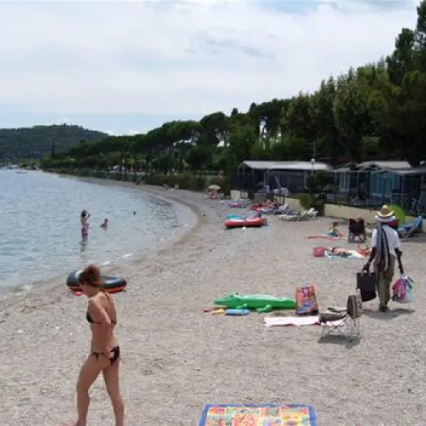 camping-villa-garuti-padenghe-lago-di-garda-vxyyl