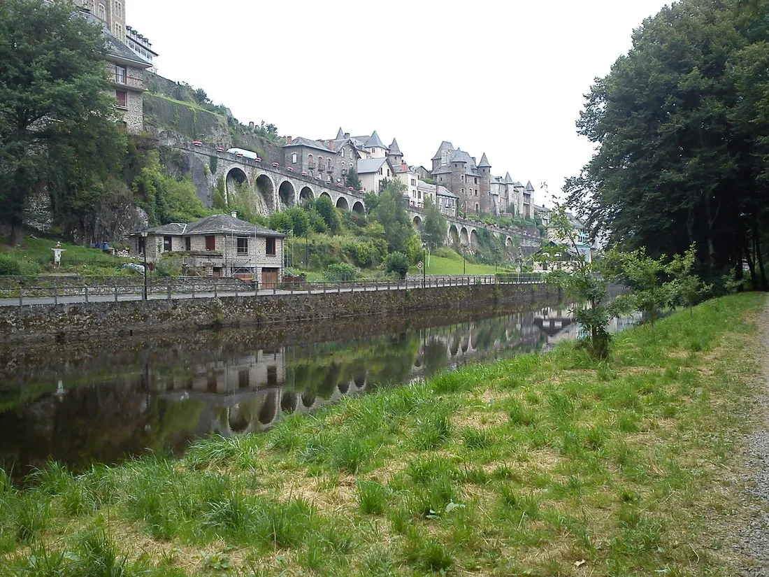camping-municipal-la-minoterie-uzerche-yvxdy