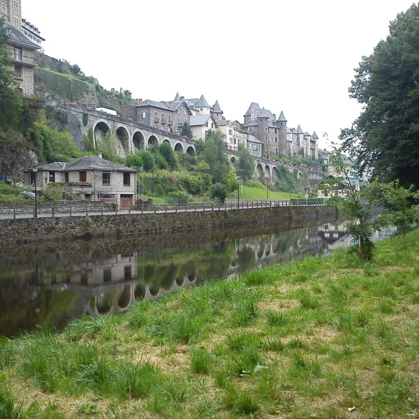 camping-municipal-la-minoterie-uzerche-yvxdy