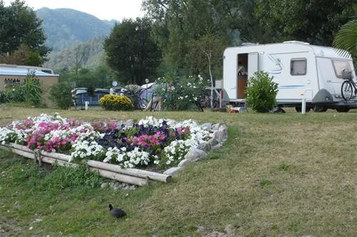 camping-paradiso-lago-melano-1bonq