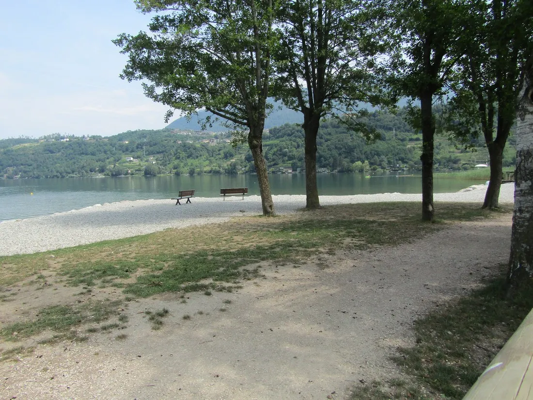 camping-spiaggia-calceranica-al-lago-fa2ft