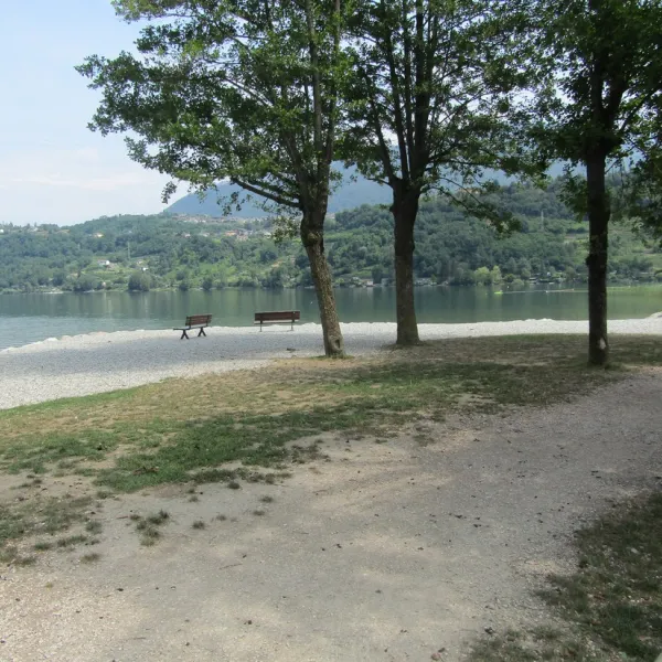 camping-spiaggia-calceranica-al-lago-fa2ft