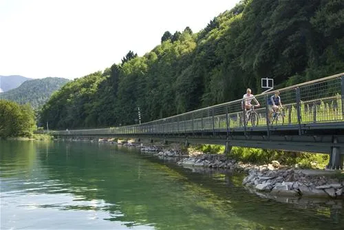 camping-spiaggia-calceranica-al-lago-jdtzi