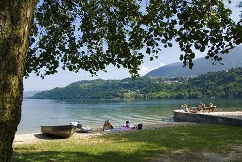 camping-spiaggia-calceranica-al-lago-o4m7j