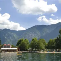 camping-spiaggia-calceranica-al-lago-qzvbn