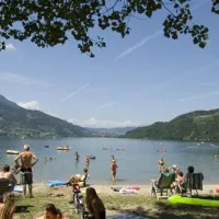 camping-spiaggia-calceranica-al-lago-znyrv