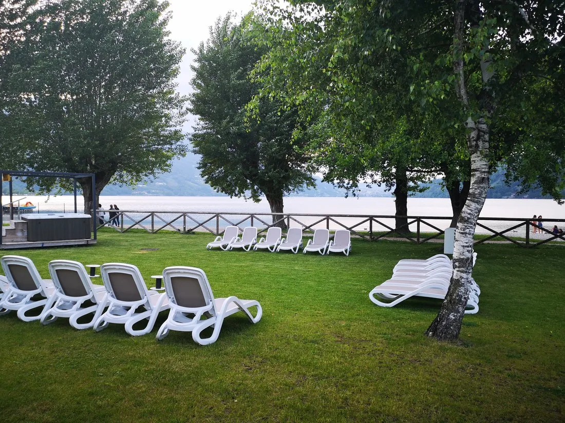camping-spiaggia-calceranica-al-lago-zxy2z