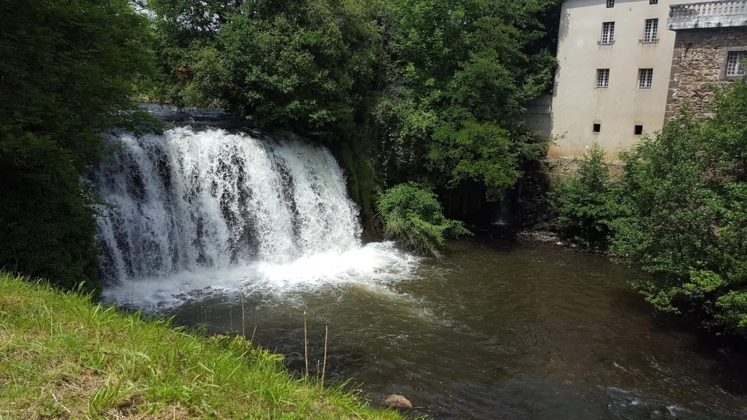 camping-la-hutte-des-domes-st-nectaire-jx6tu