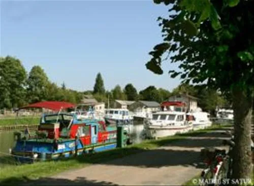 flower-camping-les-portes-de-sancerre-saint-satur-fm4sc