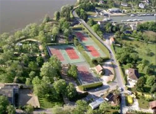 flower-camping-les-portes-de-sancerre-saint-satur-kifxh