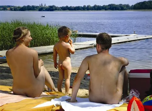 fkkcamping-am-useriner-see-zwenzow-bei-userin-v6axx