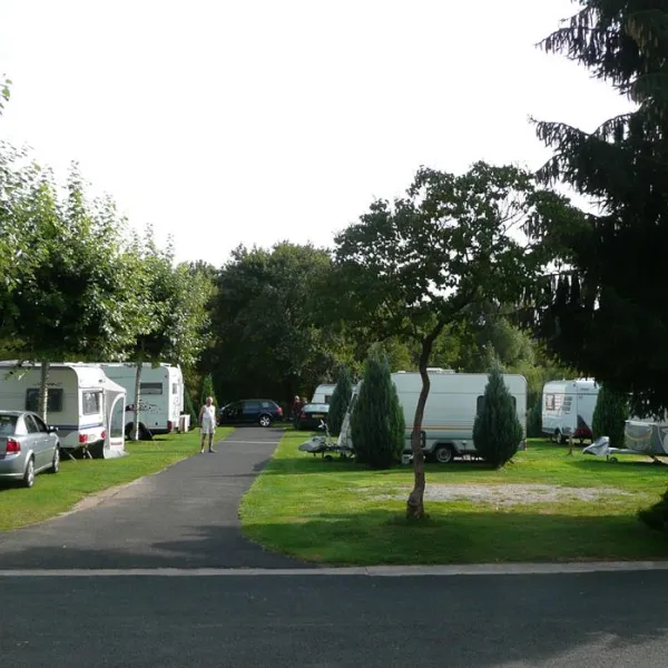 knaus-campingpark-frickenhausen-frickenhausen-nezfg