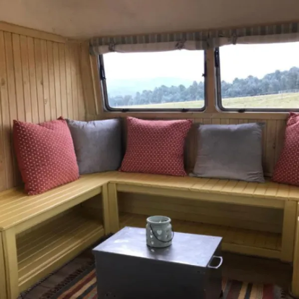 tin-can-glamping-caravan-underberg-bvrbh