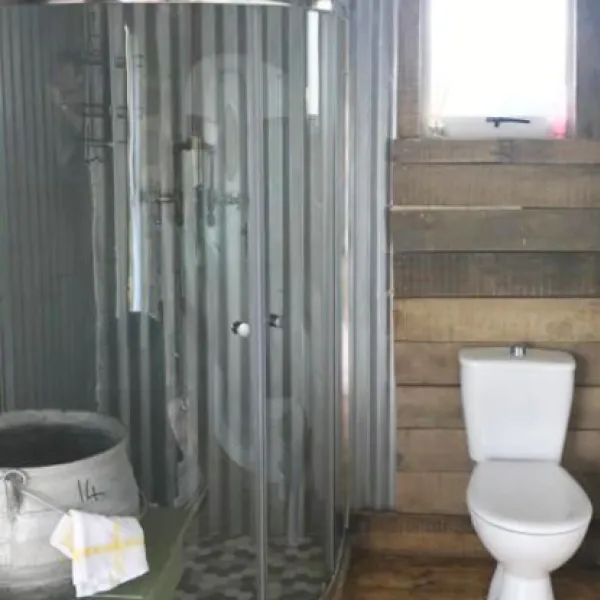 tin-can-glamping-caravan-underberg-ivy24