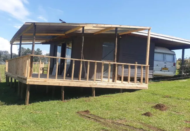 tin-can-glamping-caravan-underberg-mcep1
