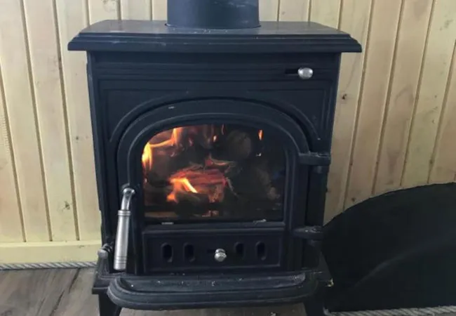 tin-can-glamping-caravan-underberg-nmac3