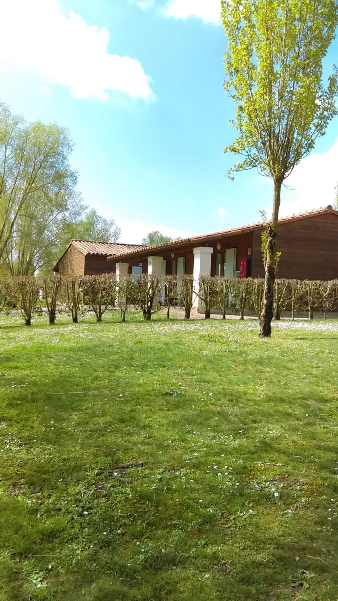 camping-les-conches-damvix-g4poz