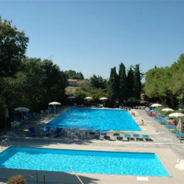 camping-village-mar-y-sierra-san-costanzo-qvqsb