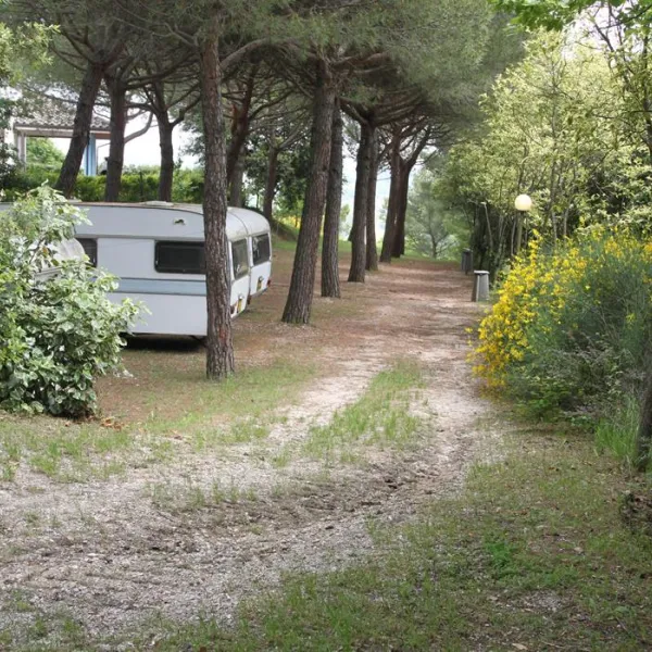 camping-village-mar-y-sierra-san-costanzo-rqkjg