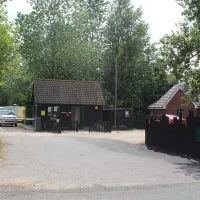 the-oaks-caravan-park-ipswich-aqgkz