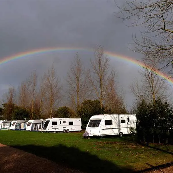the-oaks-caravan-park-ipswich-bebbi