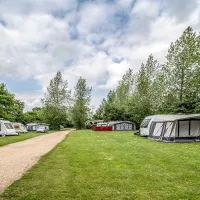 the-oaks-caravan-park-ipswich-c7rvf