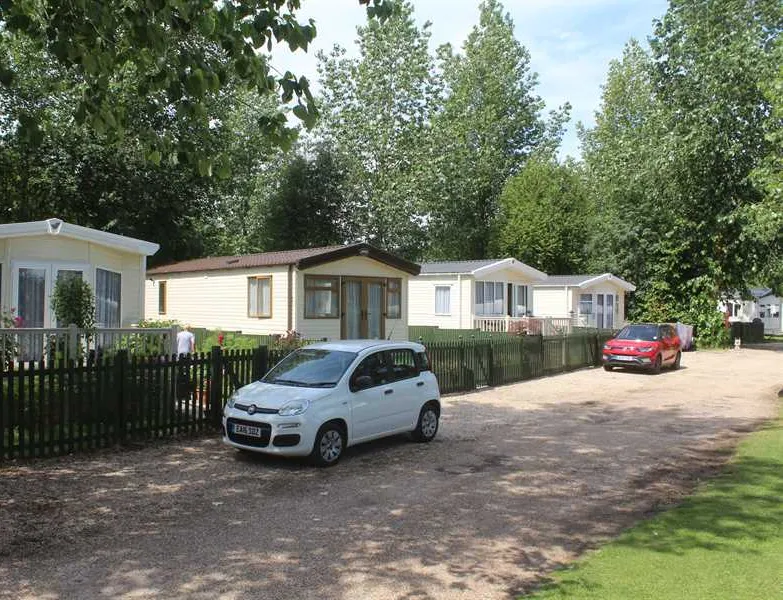 the-oaks-caravan-park-ipswich-dflur