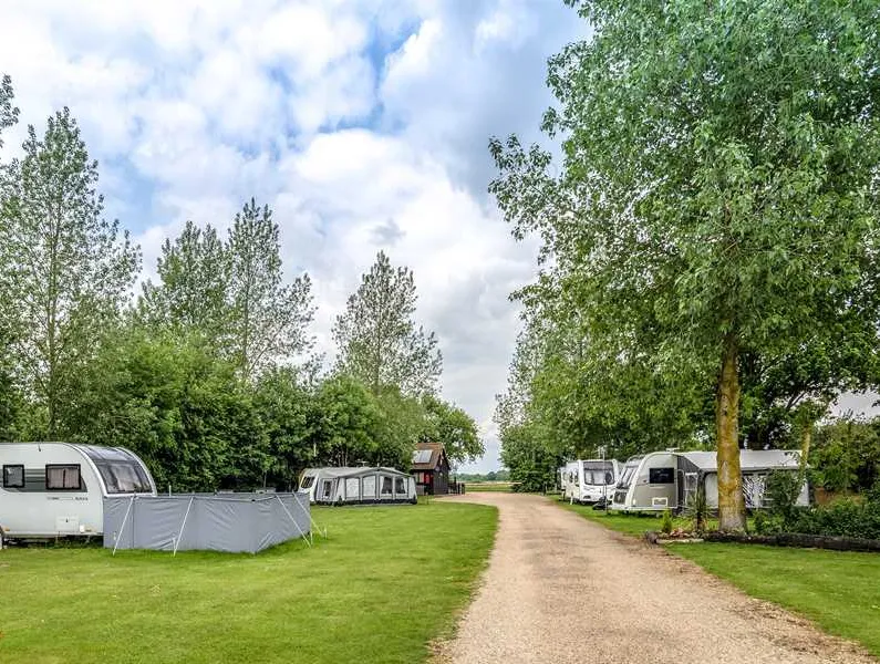 the-oaks-caravan-park-ipswich-nnjnq