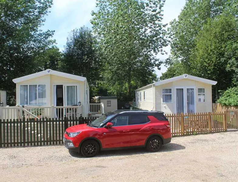 the-oaks-caravan-park-ipswich-pdbve