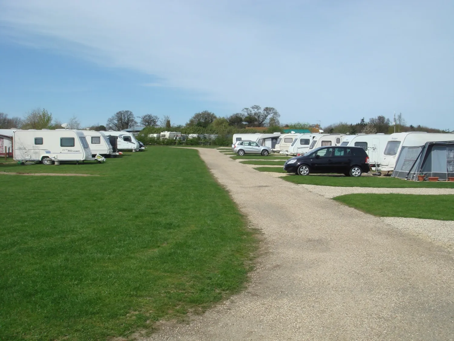 the-oaks-caravan-park-ipswich-whetg