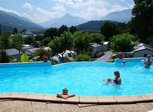 flower-camping-le-soleil-du-pibeste-agos-vidalos-cfvvd